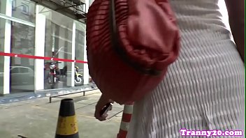 crossdresser cums while sucking