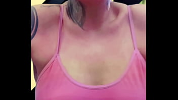 Eu toda suada até buceta escorrendo e louca de tesao na academia chamei minha amiga pra vim tomar banho comigo no vestiário se pagamos ali mesmo publico Eu toda suada até buceta escorrendo e louca de tesao na academia chamei minha amiga pra vim tomar banho comigo no vestiário se pagamos ali mesmo publico