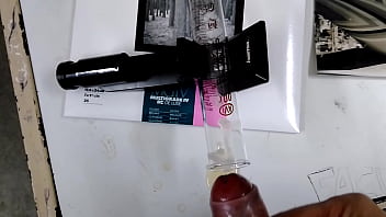 Paja dedicada a una amiga especial que le gusta verme acabar Paja dedicada a una amiga especial que le gusta verme acabar