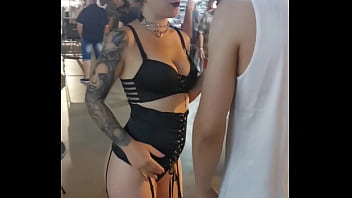 Dans 1h sortie d'une vidéo exclusive j'ai filmé un strip tease privé avec