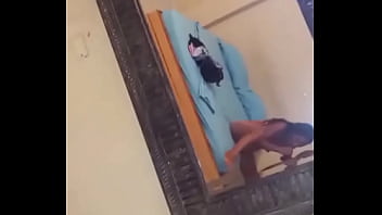 Esposa liberada dá uma boa chupada em desconhecidos sem camisinha e seu corno feliz Esposa liberada dá uma boa chupada em desconhecidos sem camisinha e seu corno feliz