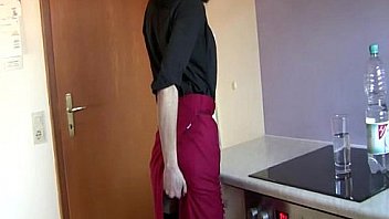 Amateur teen girlfriend toys and fucks with facial