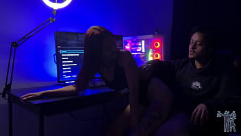 Mulher faz de tudo para tirar o marido do jogo marvel’s spider man 2 ela queria leite na boca Mulher faz de tudo para tirar o marido do jogo marvel’s spider man 2 ela queria leite na boca