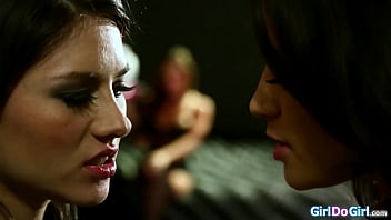 Latin vanessa veracruz got her hands on her competitors stepdaughter shyla stylez and makes her an petite babe submits while shes facesitted Latin vanessa veracruz got her hands on her competitors stepdaughter shyla stylez and makes her an petite babe submits while shes facesitted