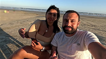 Cuspe e toma no foda anal em público na prai Cuspe e toma no foda anal em público na prai