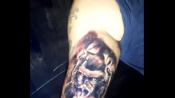 Tattoo na pele arte na vida pra cimabora ali