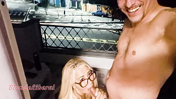 Trailer será que alguem na rua viu a puta casada fodendo com o cunhado na varanda do predio