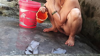 Wife bathing and her wet big boobs Wife bathing and her wet big boobs
