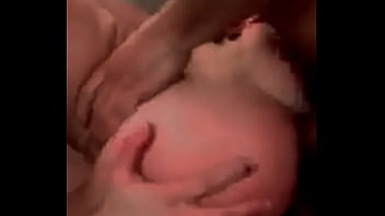 Esposa é usada por amigos e leva gozada de várias picas gostosa na suruba é usada por todos Esposa é usada por amigos e leva gozada de várias picas gostosa na suruba é usada por todos