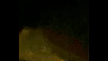Mijando escondido pra ninguém ver Mijando escondido pra ninguém ver
