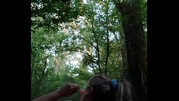 2025 09 17 esclave f en foret rampe dans la boue pisse et ceinture