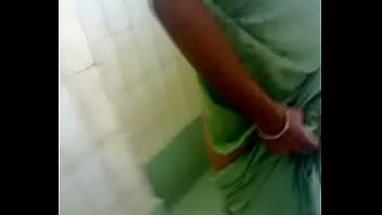 Desi randi pissing