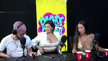 Não tem jeito a novinha tem o peito gostoso Não tem jeito a novinha tem o peito gostoso