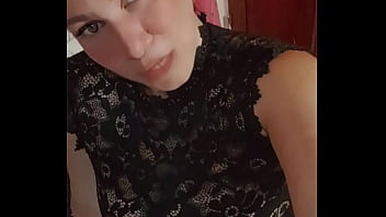 Jugando sola esperando a mi amor prometió algo rico Jugando sola esperando a mi amor prometió algo rico