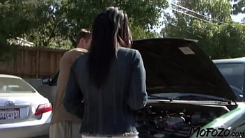 This is how to pick up a waitress on a parking lot This is how to pick up a waitress on a parking lot