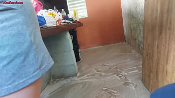 Minha esposa saiu e a empregada baixinha gostosa pegou meu pau e colocou dentro dela na área de casa Minha esposa saiu e a empregada baixinha gostosa pegou meu pau e colocou dentro dela na área de casa