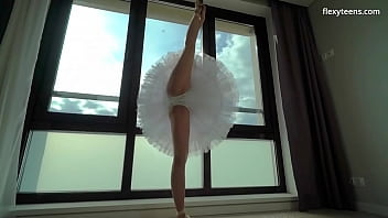 Russian big tits gymnast alica bruno spreads legs really well Russian big tits gymnast alica bruno spreads legs really well