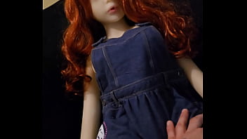 Petite rousse et emy angel découvre Petite rousse et emy angel découvre