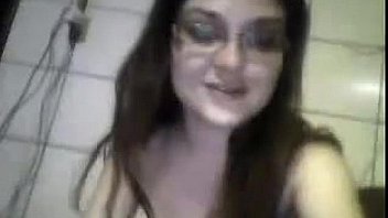 Ella juega con sus tetas y su vagina Ella juega con sus tetas y su vagina