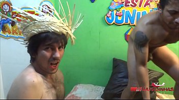 Sexo na festa junina negra da bunda grande faz sexo com dois homens Sexo na festa junina negra da bunda grande faz sexo com dois homens