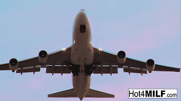 Hot babe bangs on the plane Hot babe bangs on the plane