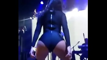 Anitta dancando funk que delicia medium