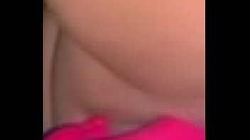 Amateur fucks her tight wet pussy with hot pink dildo