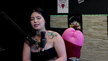 Tem fetiche em pele o boquete é o seu forte gravou com um pau de 24cm teve experiência com dois homens e gosta de pequeno e grosso - kalyca watch sheer red