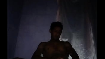 El venezolano franklyn mostrando un poco de sus privadas partes para gozar bastante si gustas puedes mirar