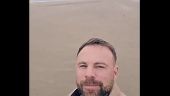Having a few days away with blokewelshxxx1 and the dogs we had a break in weather and got ourselves down the beach absol