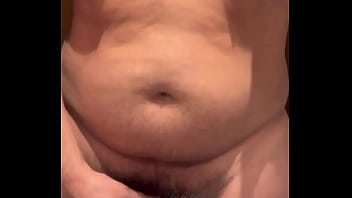 Tu penses que tu peux gérer le vrai plaisir salope joykarenoff laisse ton brésilien daddy te pousser au-delà de te