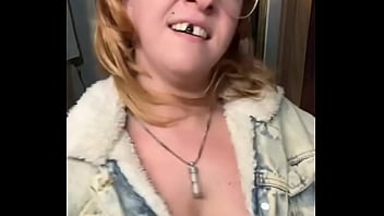 Help me hit 8k today anyone who retweets this post will get this ladies nudes sent to their inbox