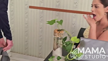 Depois dá cirurgia peniana ele fez o teste metendo a rola na buceta da secretária da clínica entanto o dr estava almoçando l vídeo completo no sheer e x-red