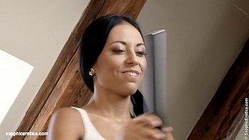 Wanton workout - by sapphic erotica lesbian sex with rene bailey