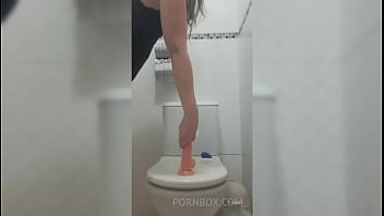 Big ass solo girl fucking a big dildo in a big pussy until she gets orgasm and squirts in the bathroom