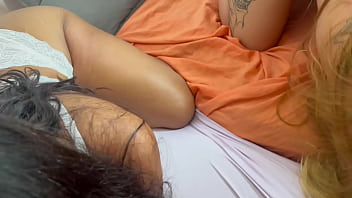 Novinhas parte dois gostosas pediram pros amigos realizar o sonho delas fazer de dp sem camisinha no pelo os dois gozando dentro