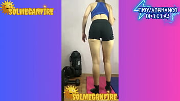 I went to the gym and didn't see that my shorts were ripped and i felt when my trainer pushed me - sol megan fire