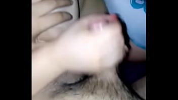 Jalada recibiendo una rica jalada ricas tetas