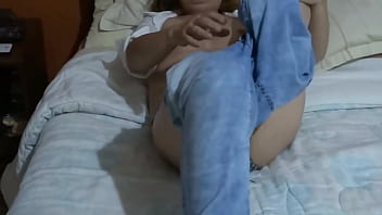 I pull up my jeans so that my stepson can cum in my ass several times i love his handjobs in my ass