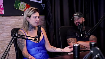 Fez um vídeo mijando de mãos dadas não solta squirting entraram no pornô por gostar de sexo e o ciúmes e receio de gravar - casal dna watch sheer red