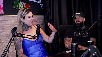 Fez um vídeo mijando de mãos dadas não solta squirting entraram no pornô por gostar de sexo e o ciúmes e receio de gravar - casal dna watch sheer red