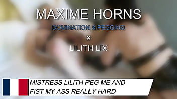 Elle a tout pris en main mon cul ma gorge mon plaisir sa main son poing son énorme gode tout s’enfonce en