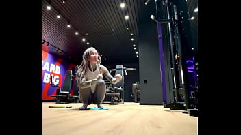 Challenge accepted the friend you send this video who can do the split goes to the gym is invited to participate in the