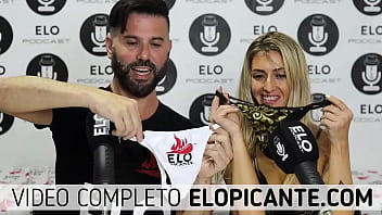 Rubia argentina le da sus bragas a elo picante