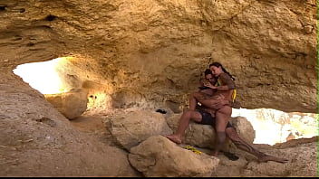Ficou cheio achamos uma caverna turística em portugal e exploramos ela do nosso jeitinho damiana brasileira safada pela europa ep4