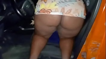 Gordinha casada amadora latina fodendo no carro