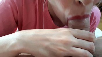 colombianas hermosas chupandoles la pollas a sus amigos a cam io de dinero