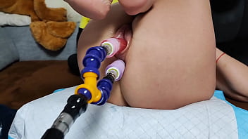 woman vs triple penetration fuck machine