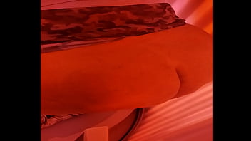 hot yellow bone curves booty