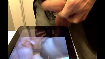 watch him cum on her pussy lips